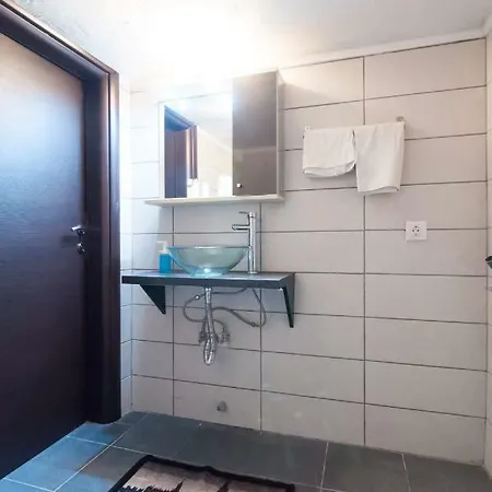 Baroque Downtown Maria's Apartman